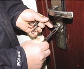 专业守护门户安全 桂林一站式开锁、换锁、配汽车钥匙及保险柜服务